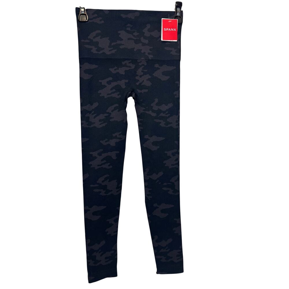 SPANX Look At Me Now‎ seamless black camo leggings NWT - Size S/P